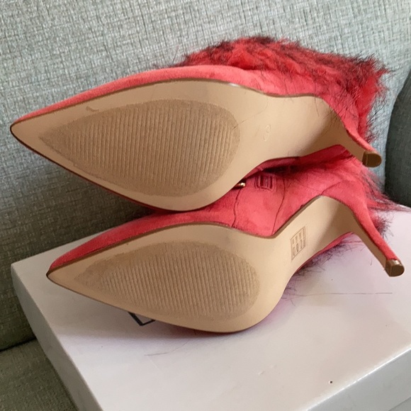 BNIB Cape Robbin Faux Fur Pink booties - Picture 8 of 9